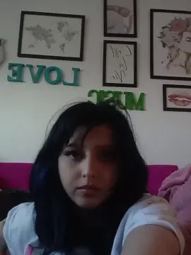 Cam4 Free Live Porn of cherria