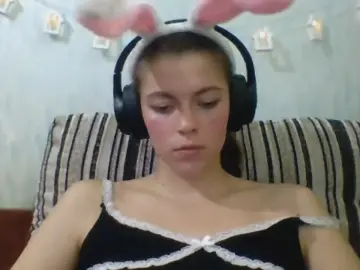 Cam4 Live Porn of TonyaNatiello