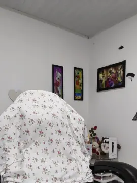 Cam4 Live Porn of Chalohottt