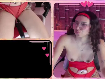 Cam4 Adult Webcam of RossieGames