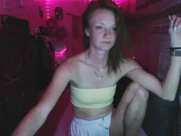 Cam4 Live Porn of RedBirdie
