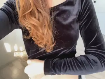 Cam4 Sex Cam of Lil_PUSS_XOO