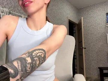 Cam4 Nude Webcam of AshaScherping