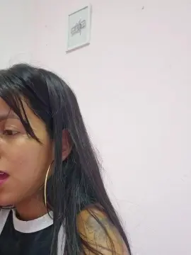 Cam4 Free Live Porn of cute_plop