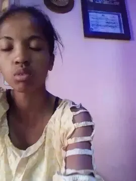 Cam4 Live Sex of Allycha