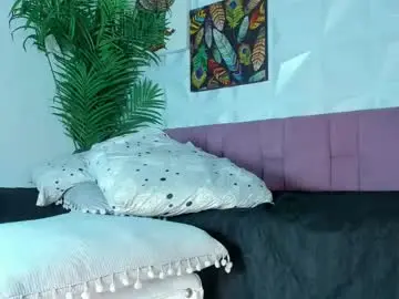 Chaturbate Live Sex Cam of hellen_sky_