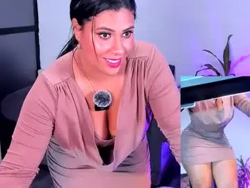 Chaturbate Sex Cam of mia_hotwife