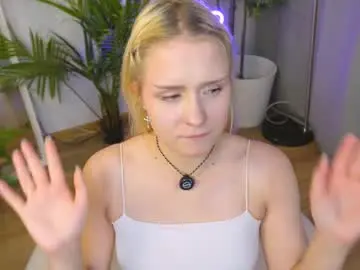 Chaturbate Live Sex Cam of a_avine