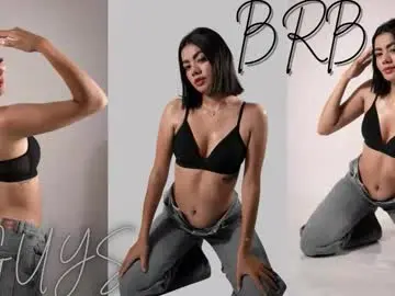 Chaturbate Live Sex Cam of mia_kisses2