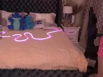 Chaturbate Watch Live Sex Cams of foxyshyyy
