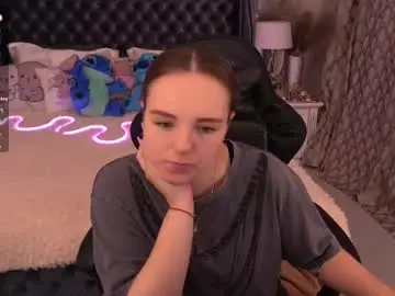 Chaturbate Live Sex Cam of foxyshyyy