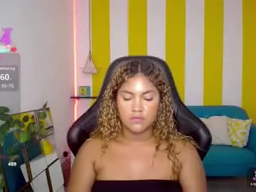 Chaturbate Live Sex Cam of cristal_war