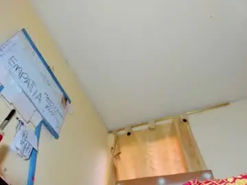 Chaturbate Live Sex Cam of emmawuilian