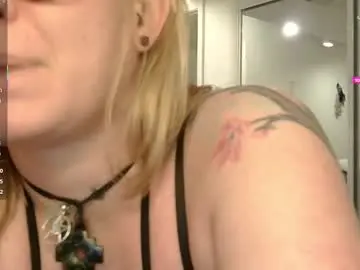 Chaturbate Free Porn Cam of dixie_comanche
