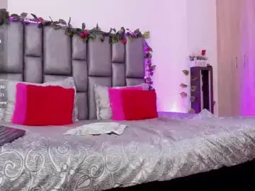 Chaturbate Best live sex cam show of miarobertsmilf