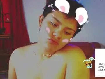 Chaturbate Live Porn of miak_moon777