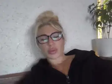 Chaturbate Private Sex Chat of fox_red_lady7