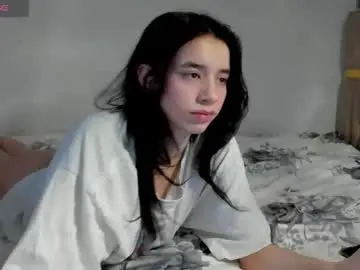 Chaturbate Live Sex of royalmira