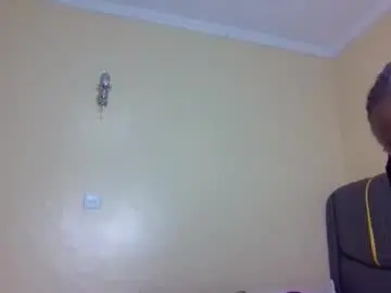 Chaturbate Live Sex Cam of mona_luv1