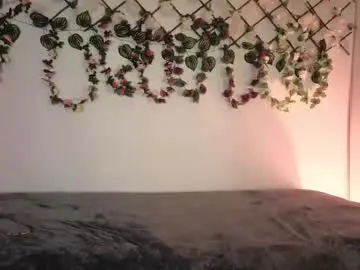 Chaturbate Watch Live Sex Cams of lolarosesxs