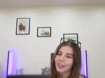 Chaturbate Live Sex Cam of jenie_fire