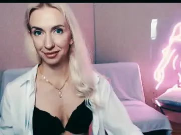 Chaturbate Live Porn of cute_smile_shy