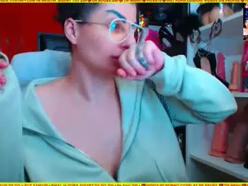 Chaturbate Sex Cam of cuminmenowbby