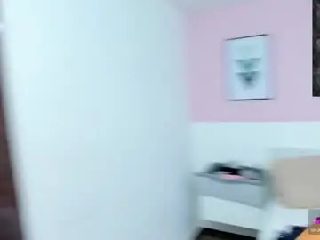 Chaturbate Live Sex Cam of tamara_saenz19