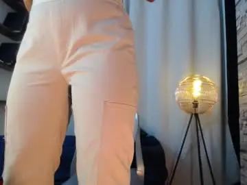 Chaturbate Adult Video Chat of clhoee_