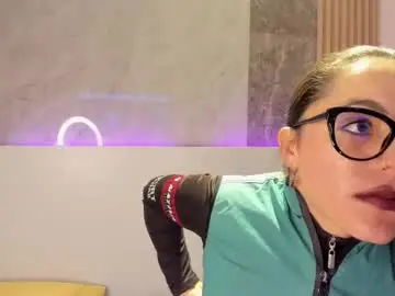 Chaturbate Live Sex Cam of isisnoir
