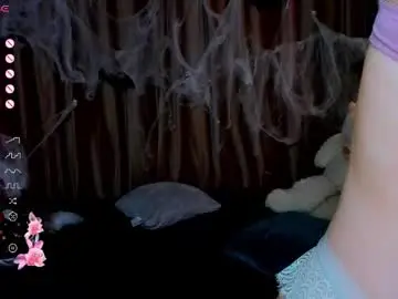 Chaturbate Live Sex Cam of alettaeve