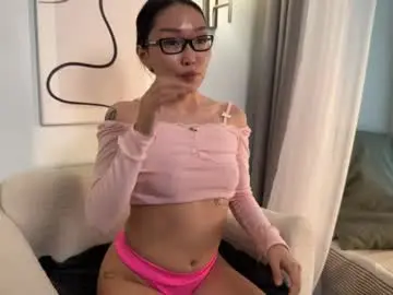Chaturbate Live Sex Cam of adrianochi_