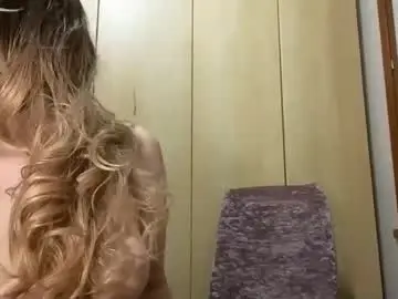 Chaturbate Live Sex Cam of vanda26