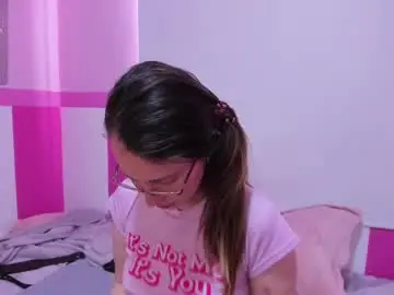 Chaturbate Live Sex Cam of ambeerrwood_
