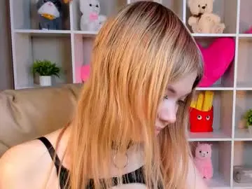 Chaturbate Live Sex Cam of minnie_collins