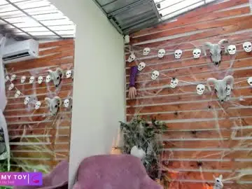 Chaturbate Live Sex Cam of megan_raiin