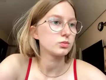 Chaturbate Live Sex Cam of earleneaxley