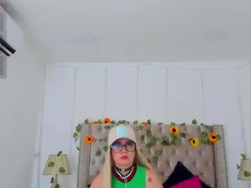 Chaturbate Adult Video Chat of candiegilson__