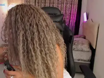 Chaturbate Sex Cam of _just_a_queen_3
