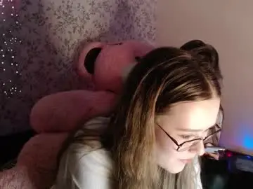 Chaturbate Live Sex Cam of sophiesuvi