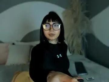 Chaturbate Live Sex Cam of evangeline_bell