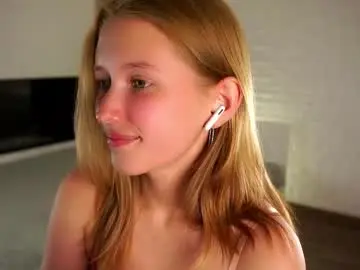 Chaturbate Adult Webcam of emmyleri
