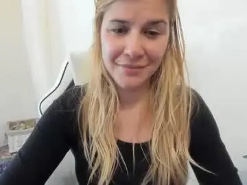 Chaturbate Live Sex of artsyandcraftsy_
