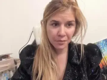 Chaturbate Free Live Porn of artsyandcraftsy_