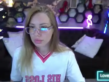 Chaturbate Live Sex Cam of bellaluxxe