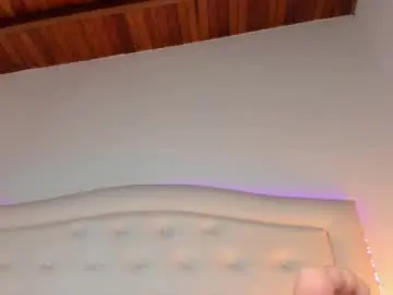 Chaturbate Live Sex Cam of _ambar_curly_