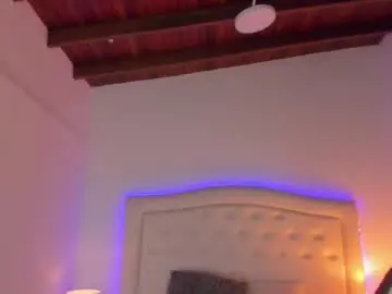 Chaturbate Live Sex of _ambar_curly_