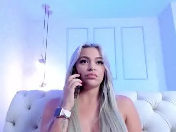 Chaturbate Live Sex Cam of milaowens