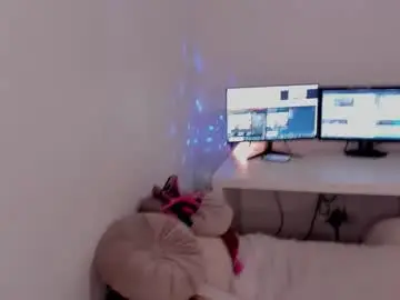 Chaturbate Live Sex Cam of aryahunt