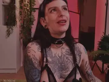 Chaturbate Watch Live Sex Cams of mika_moon_